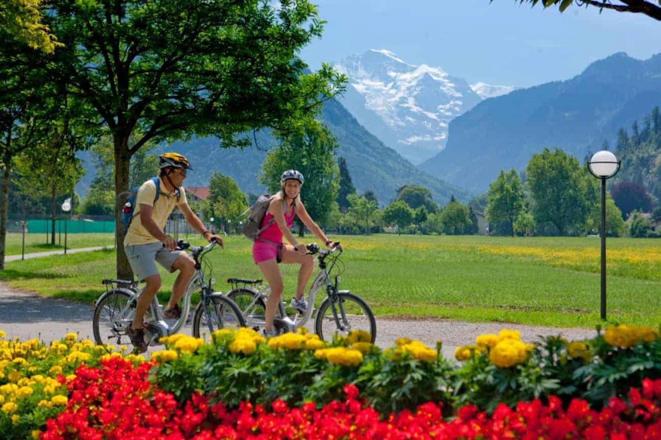i-laghi-piu-belli-della-svizzera-in-bici