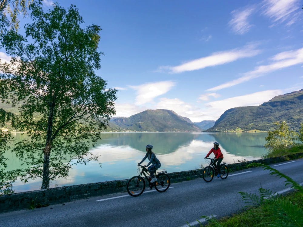norvegia-in-bici-da-bergen-al-sognefjord-in-gruppo